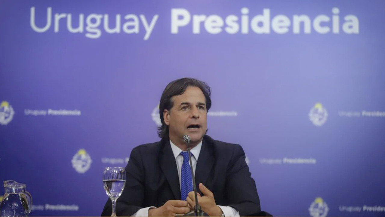 President of Uruguay criticises Turkish minister who makes racist hand sign at Armenian protestors