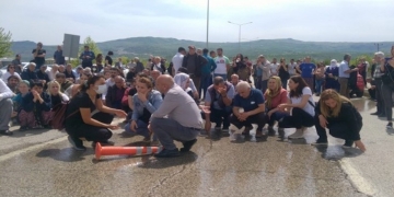 Turkish police attack the funeral of Kurdish politician
