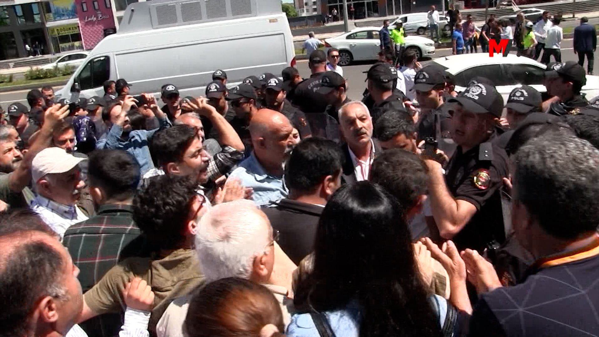 Turkish police set up a check point at entrance of HDP conference