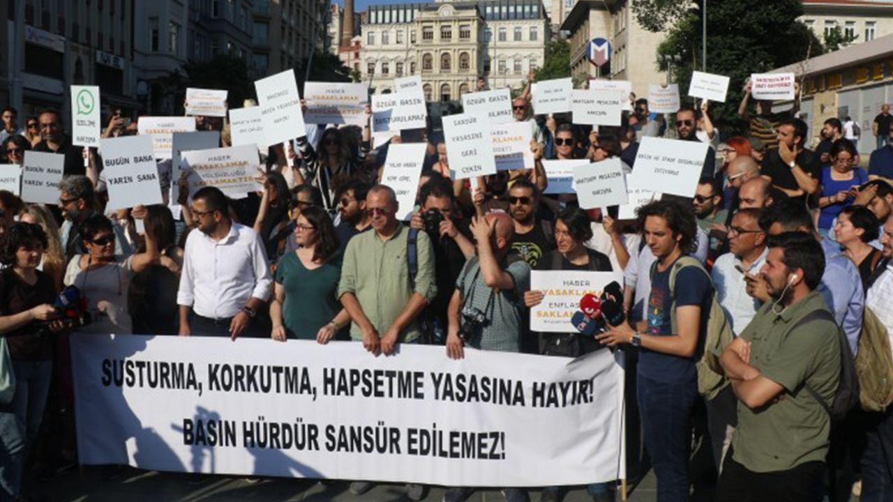 Journalists protest Turkey’s censorship bill