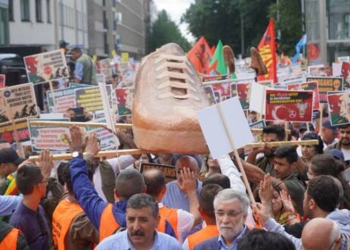 Thousands rally in Düsseldorf against Turkey’s attacks in KRI