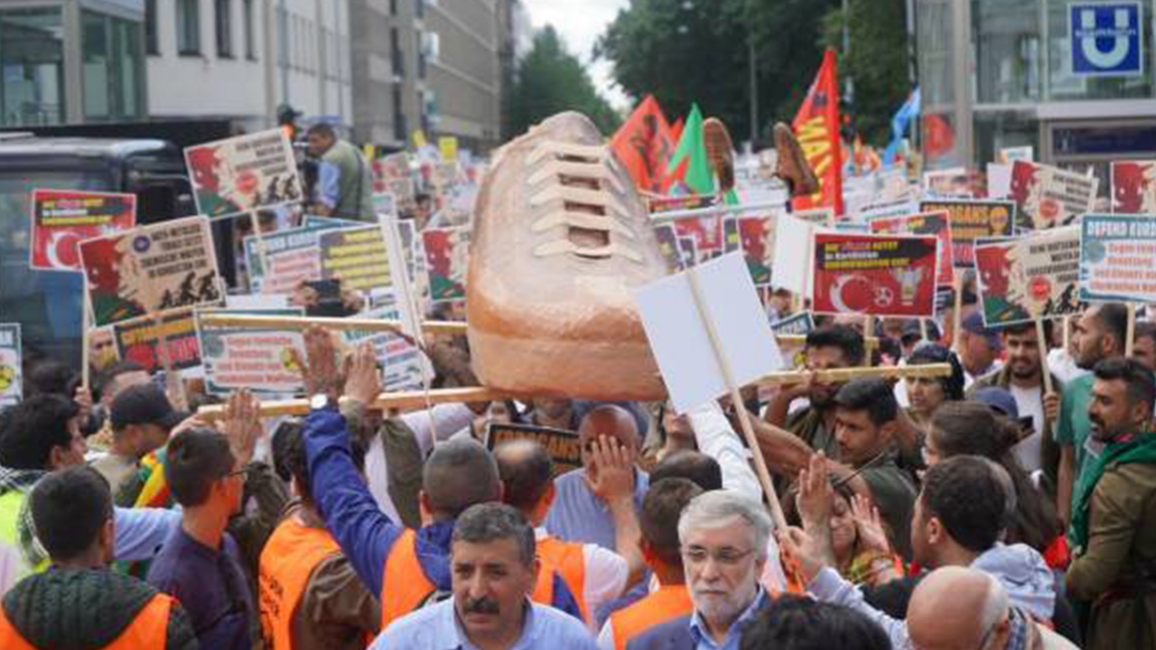 Thousands rally in Düsseldorf against Turkey’s attacks in KRI