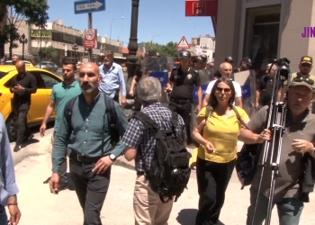 Turkish police forbid public statement by journalists, arresting two