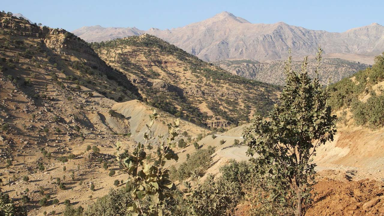 Kurdish fighters say they will hand back remains of soldier to family