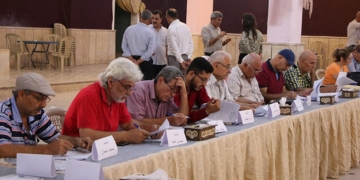 Syrian intellectuals call for decentralised rule to save country