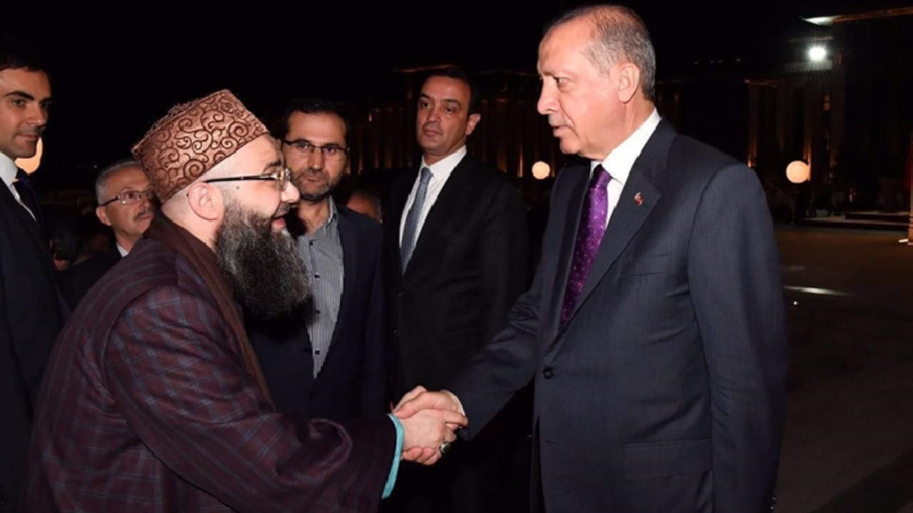 Store food for tough year ahead, Islamist cleric tells Turks