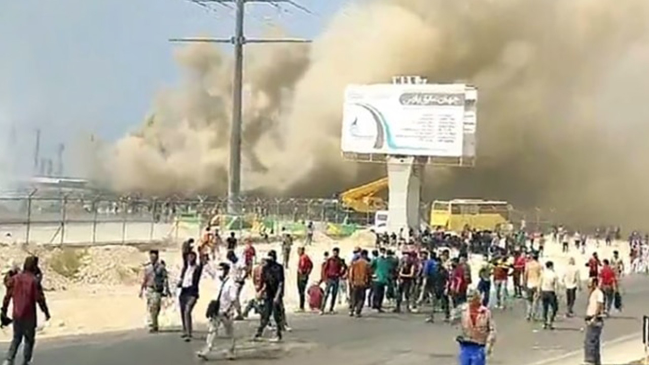 Petrochemical workers strike as Iran protests take on revolutionary flavour