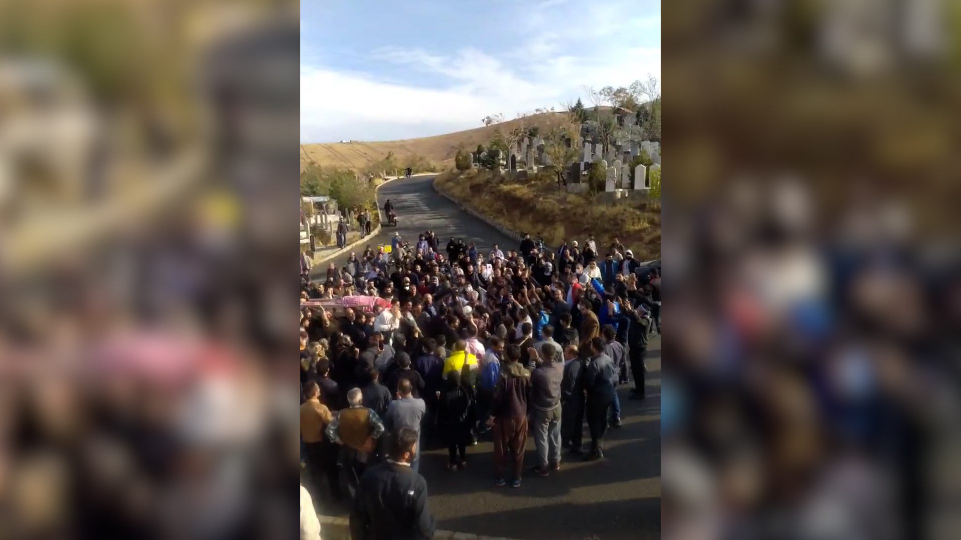 Iranian forces open fire on Kurdish mourners in Mahabad