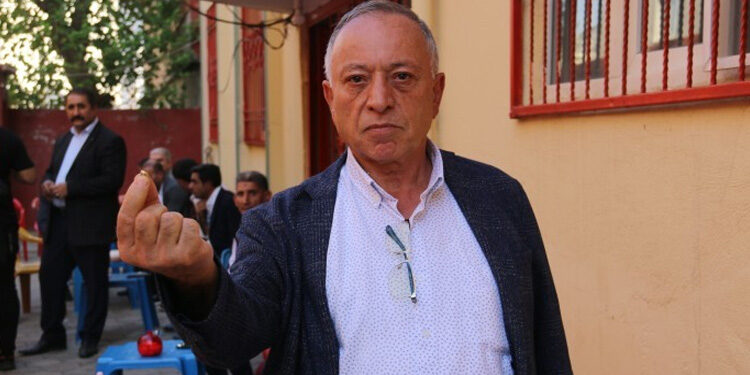 Spent bullet flung at HDP MP during press briefing in southeast Turkey