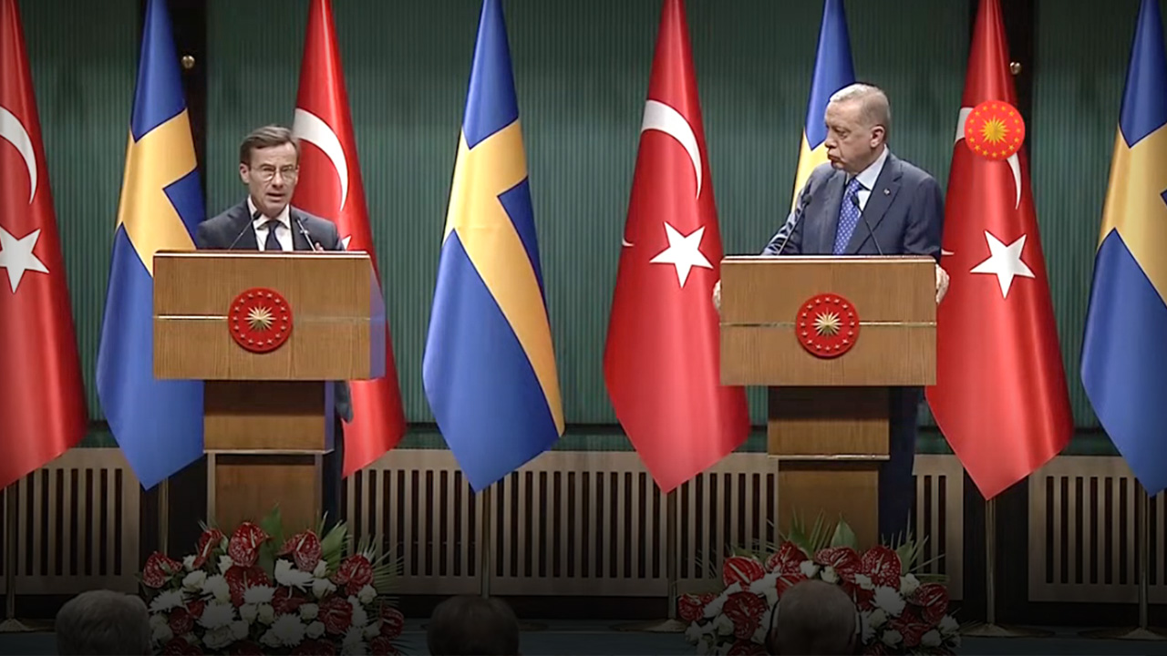 Swedish PM promises to comply with obligations made to Turkey on NATO bid