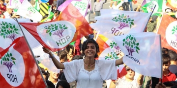 Kurdish voters turning away from Turkey’s ruling AKP, poll shows