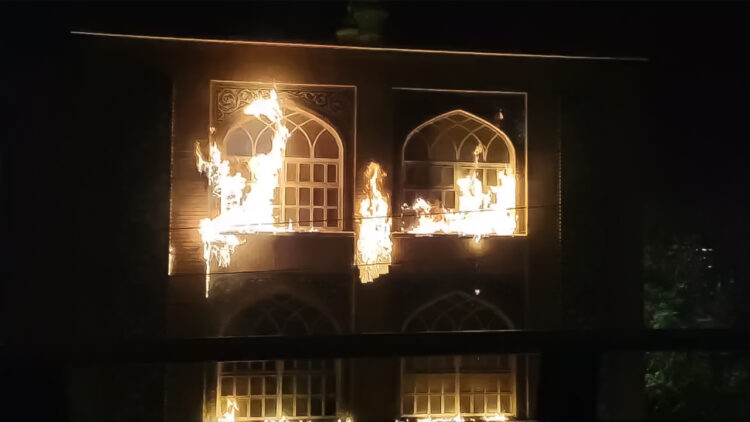 Protesters set fire to the home of Iranian Revolution leader Khomeini