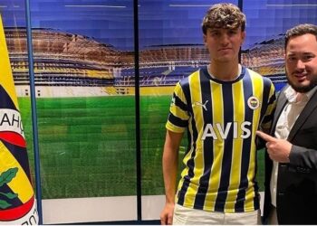 Turkey’s Fenerbahçe cancels contract with footballer over Kurdistan flag