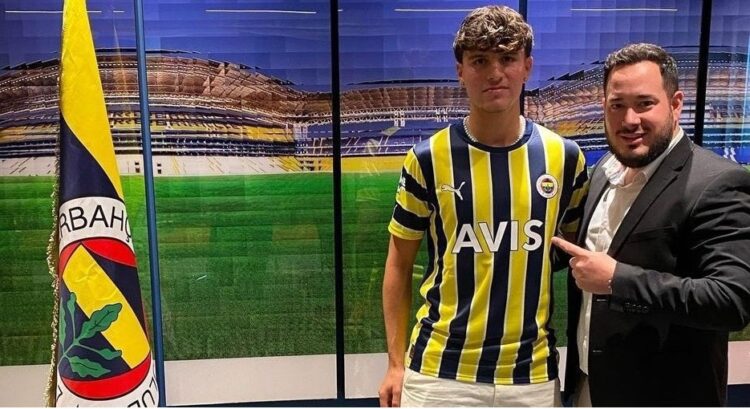 Turkey’s Fenerbahçe cancels contract with footballer over Kurdistan flag