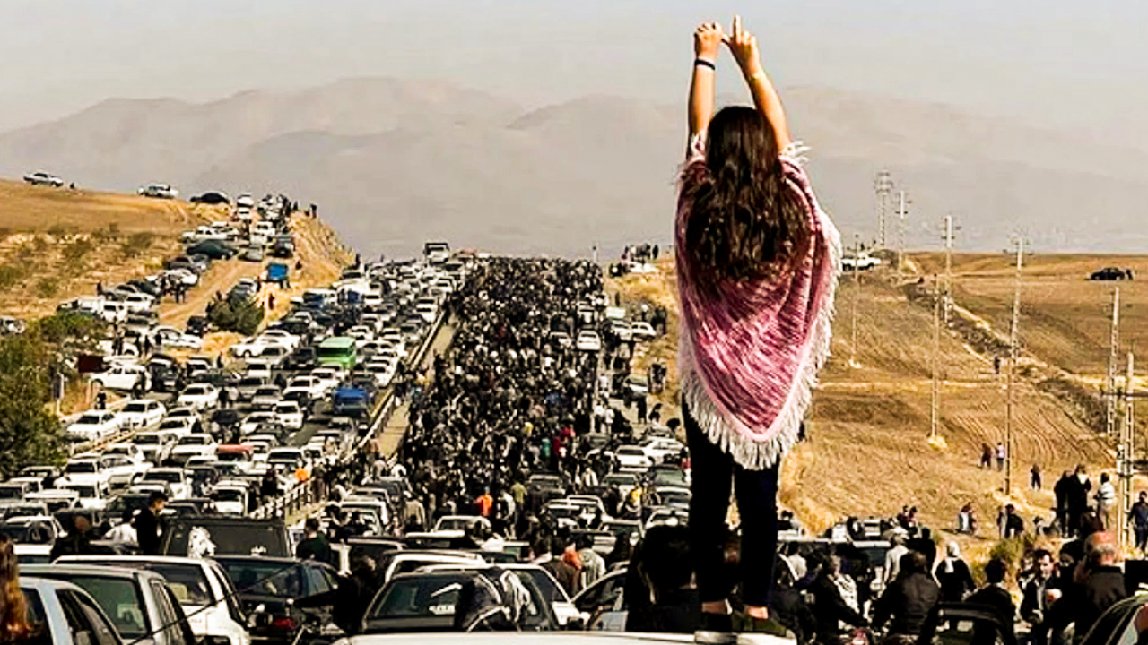 Iranian protesters to face mass trial