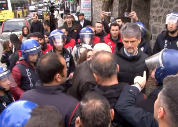 Turkish police detains two people in protests against Öcalan’s isolation