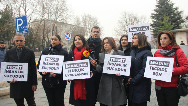 Kurdish politicians call on Turkey to “stop committing crimes”