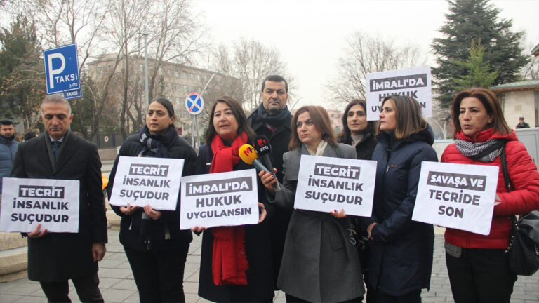 Kurdish politicians call on Turkey to “stop committing crimes”