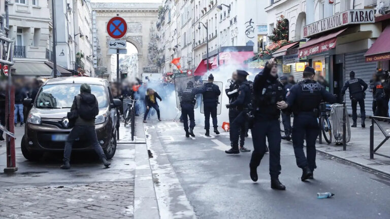 Kurdish protestors gather in Paris to protest deadly attack