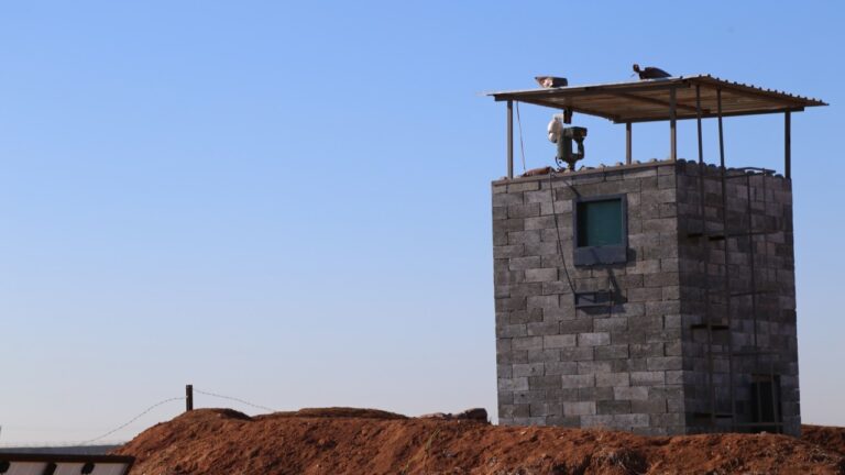 Turkish military makes preparations on border with northeast Syria