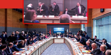 Ruling AKP pushes forward with headscarf amendment to Turkish constitution