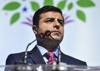 Turkish Court cites freedom of expression over banners that label Kurdish politician a “terrorist”