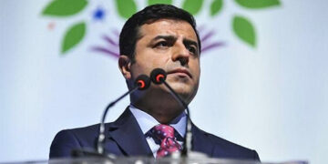 Turkish Court cites freedom of expression over banners that label Kurdish politician a “terrorist”