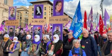Tens of thousands protest in Paris against killings of Kurds
