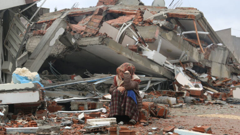 Several women’s groups call for solidarity for Turkey’s female earthquake victims