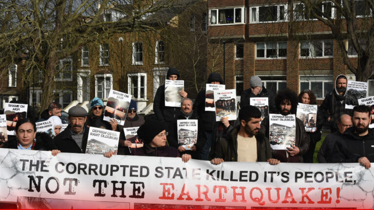 Kurdish, Turkish diaspora protest against Turkish government’s failing post-quake response
