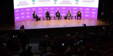 A pro-HDP Conference discusses main pillars of democratisation of Turkey