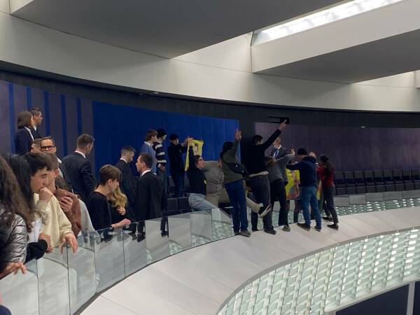 Activists demand freedom for Abdullah Öcalan in European Parliament