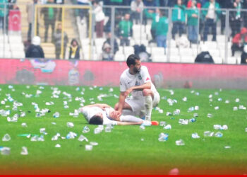Posters symbolising Turkey’s extrajudicial killings and abductions displayed during tense Amedspor-Bursaspor match