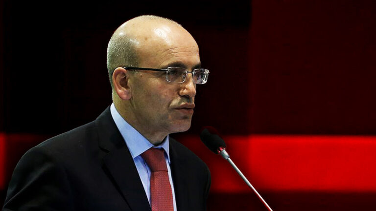 Turkey’s former economy chief announces no interest in active politics after meeting Erdoğan