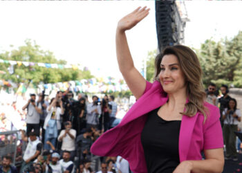 Wife of imprisoned Kurdish politician takes part in Green Left Party’s campaign