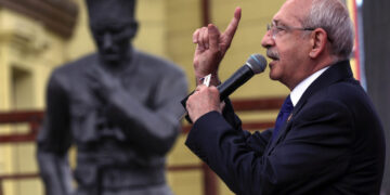 Kemal Kılıçdaroğlu rallying support for crucial second round elections in Turkey