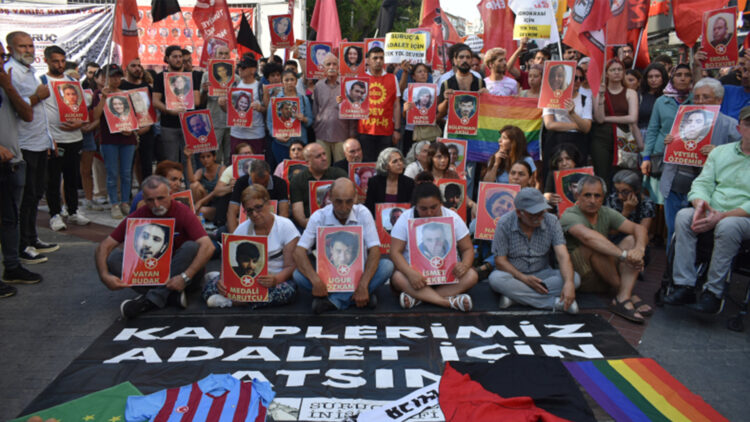 Istanbul: Two remanded in custody after memorial for victims of Suruç massacre