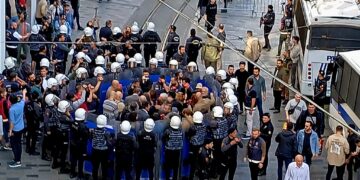 Defying court rulings, Turkish authorities once again detain Saturday Mothers, other protesters