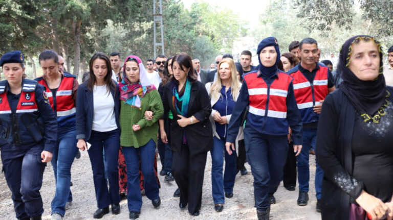 Jailed ex-HDP co-chair Figen Yüksekdağ attends brother’s funeral on furlough