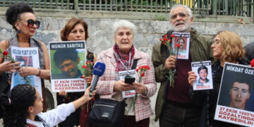 Turkey: Saturday Mothers finally get to hold vigil in Galatasaray Square