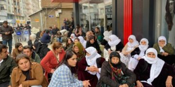 Turkey: Women face police violence on international day against gender-based violence