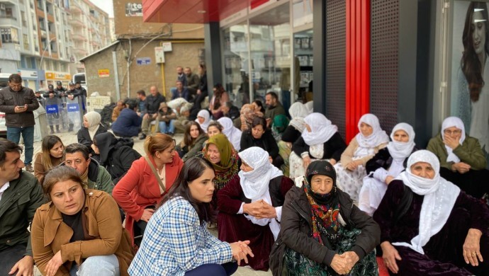 Turkey: Women face police violence on international day against gender-based violence