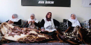 Kurdish mothers demand freedom for Abdullah Öcalan in Justice Vigil
