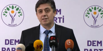 Election engineering in Turkey: Manipulation by mobile voters