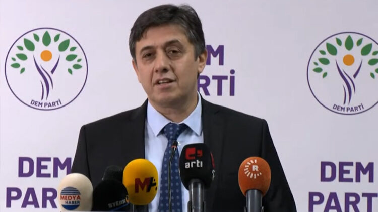 Election engineering in Turkey: Manipulation by mobile voters