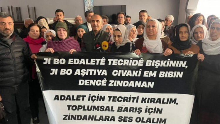 Solidarity vigil joins hunger strikers against PKK leader’s isolation in Turkey
