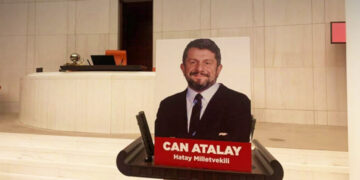 Opposition MP loses seat after Turkish government pushes for execution of verdict-reading in parliament