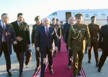 Turkish defence minister’s surprise trip to Iraq points to escalation of Kurdish conflict