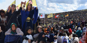 Newroz festivities in Kobani, Aleppo: thousands gather despite weather delays