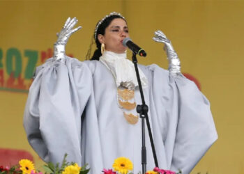 Emel Mathlouthi’s resilient performance lights up Diyarbakır’s Newroz celebrations